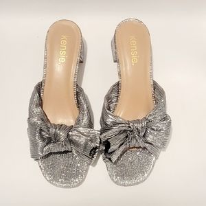 Kensie Silver Pleated Bow Block Heel Sandal 7.5
